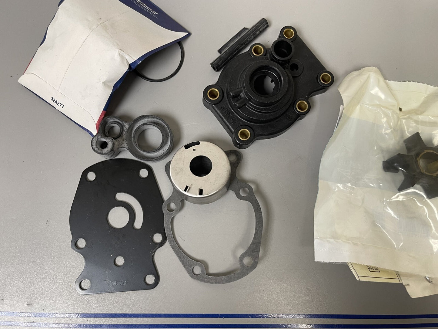 *NEW OEM* 0670 Johnson Evinrude Water Pump Kit 0437907 437907