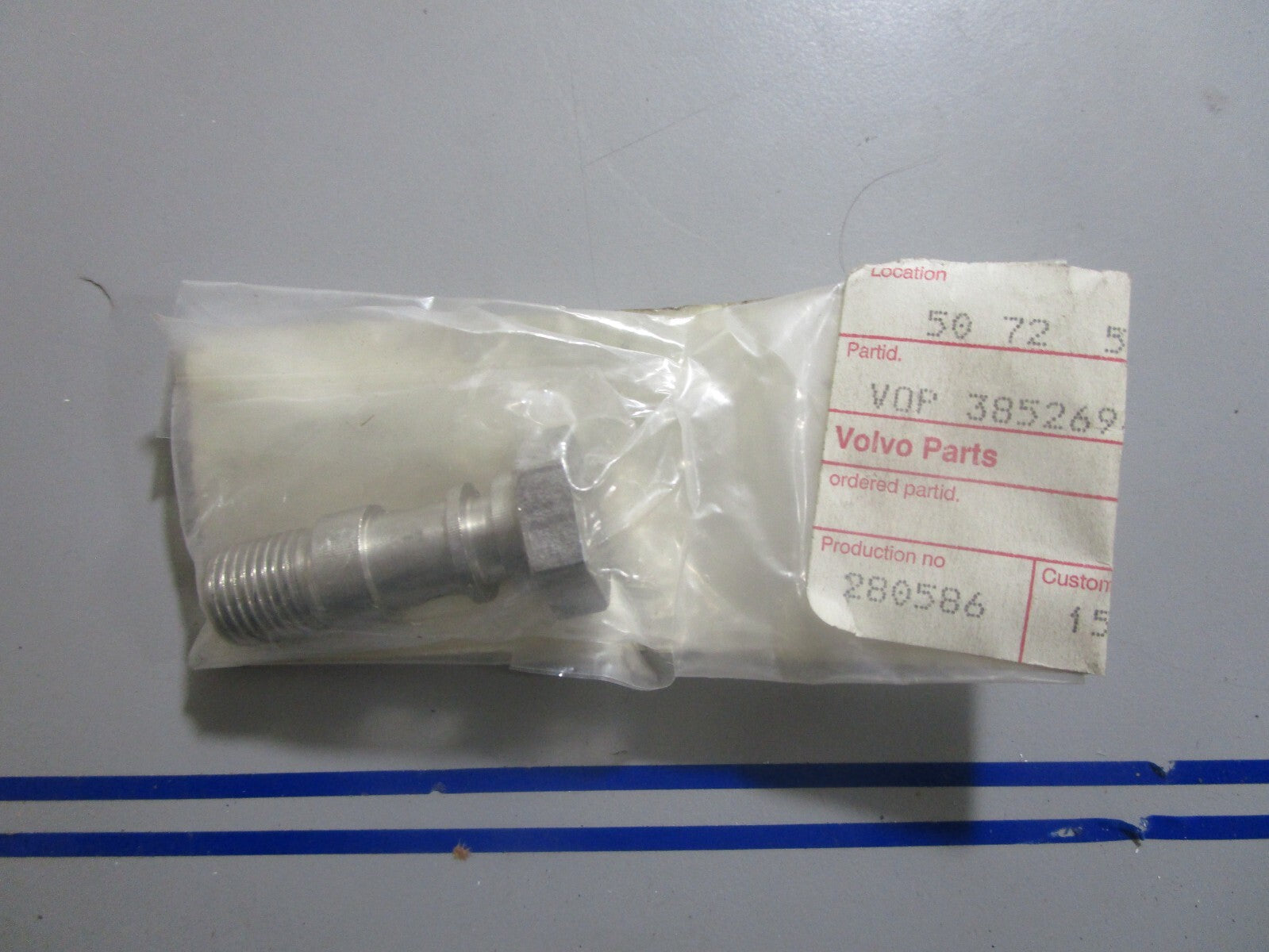 *NEW OEM* 0810 Volvo Penta Retainer Bolt 3852694