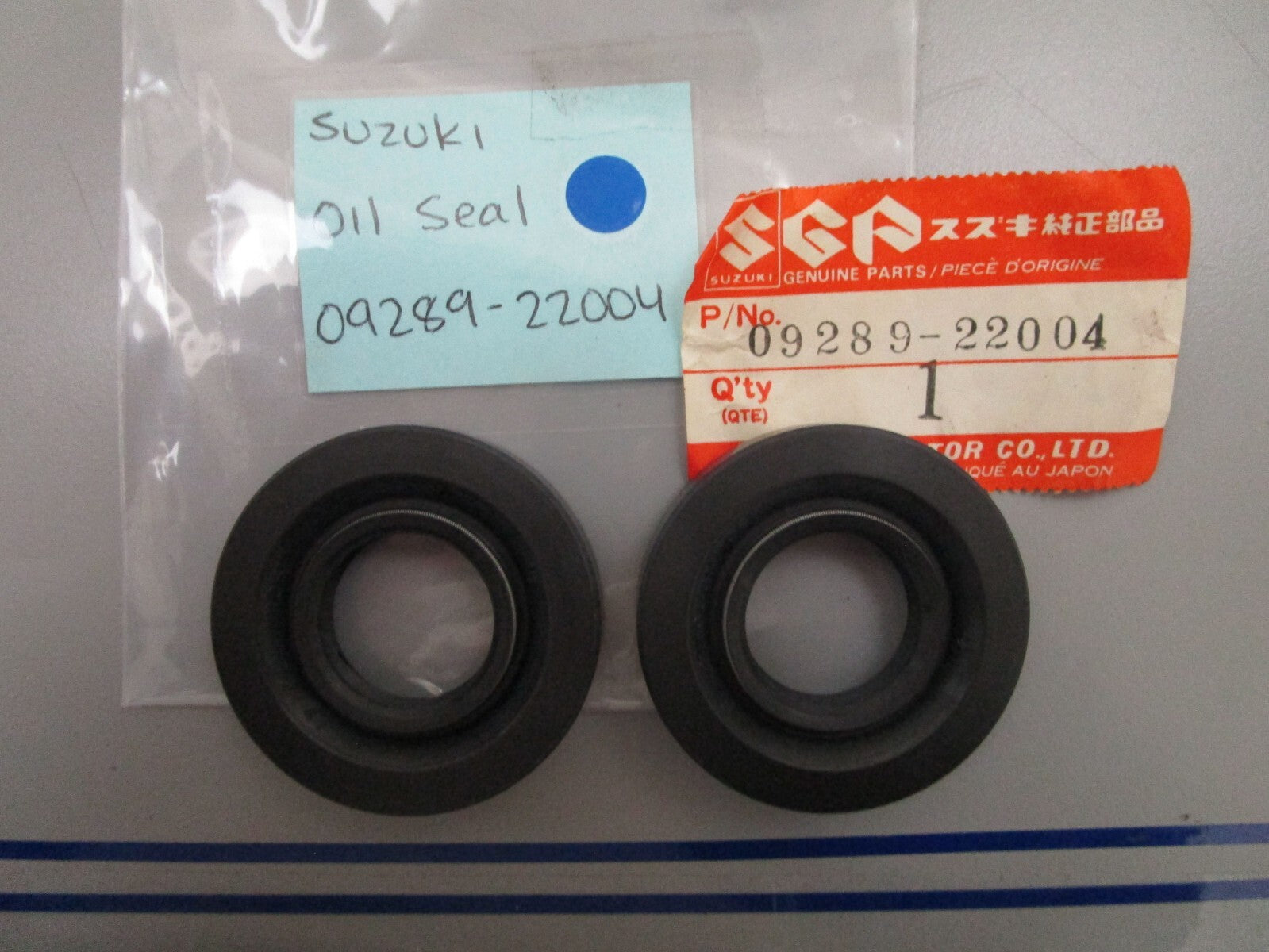 *NEW OEM* (LOT OF 2) 0770 Suzuki Oil Seal 09289-22004