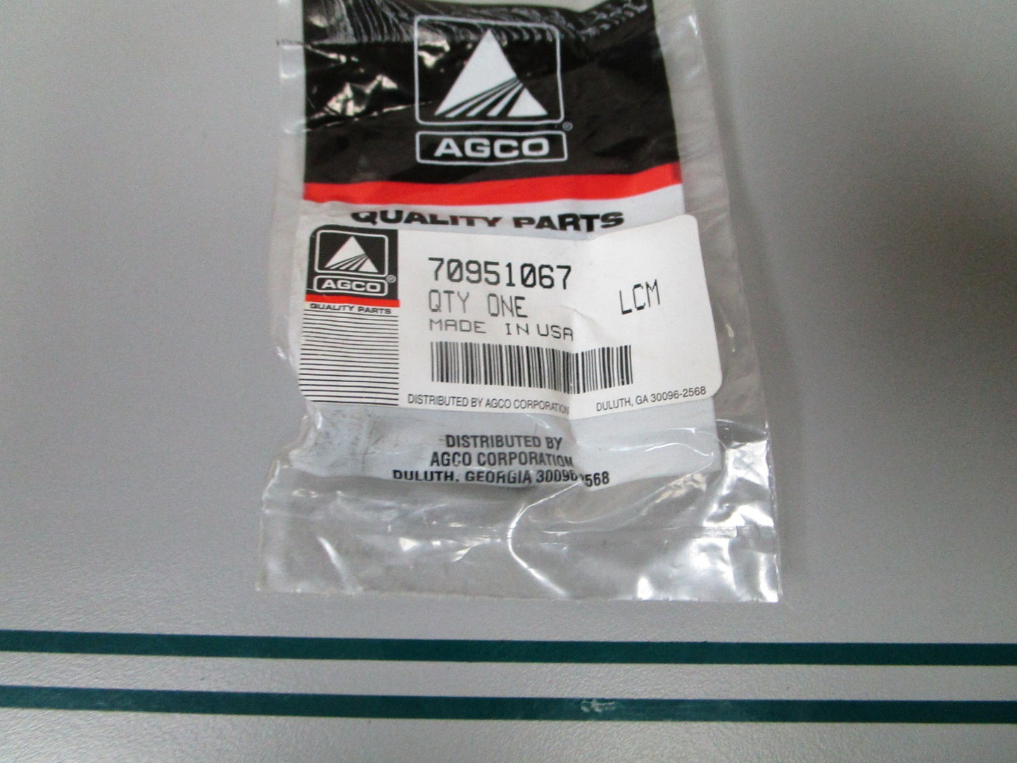 NEW OEM 70951067 AGCO Bolt 0810