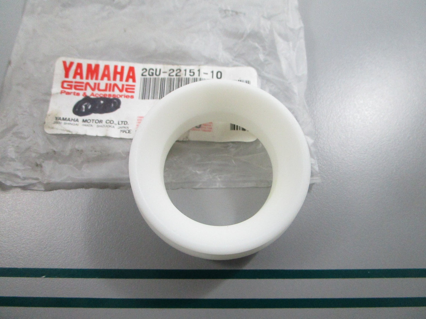 NEW OEM 2GU-22151-10-00 Yamaha Guard Seal 0810