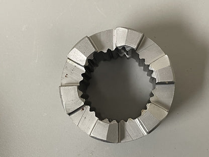 NEW OEM 334516 Johnson Evinrude Clutch Dog 0670