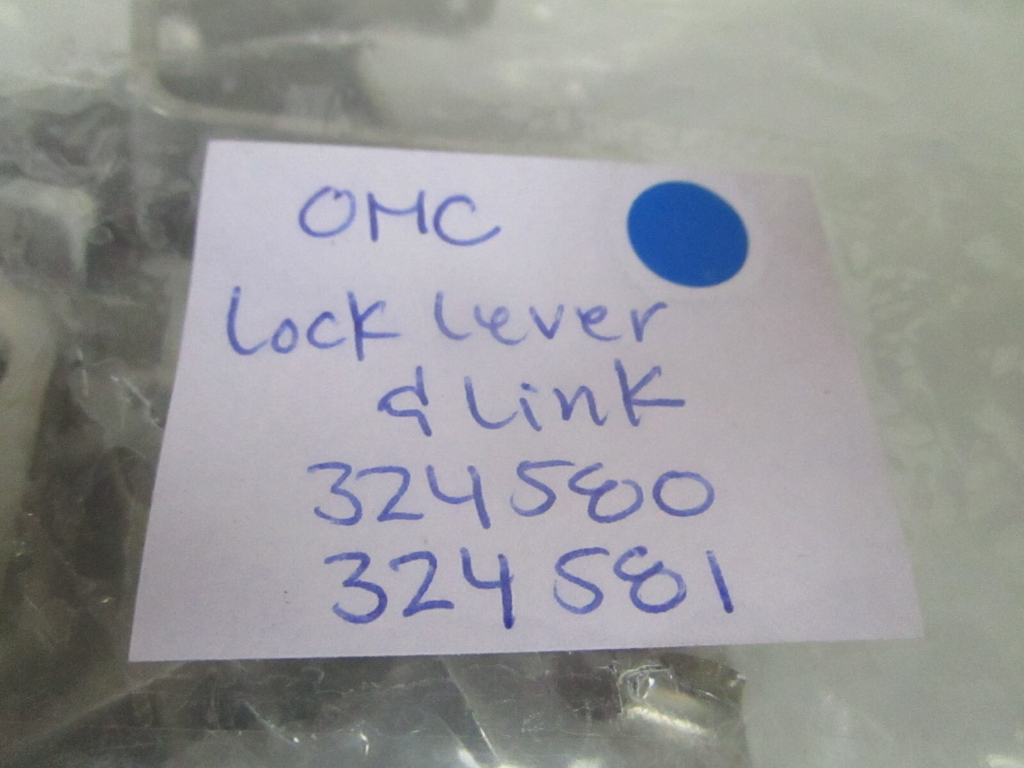 *NEW OEM* 0810 OMC Johnson Evinrude Lock Lever & Link 324580 324581