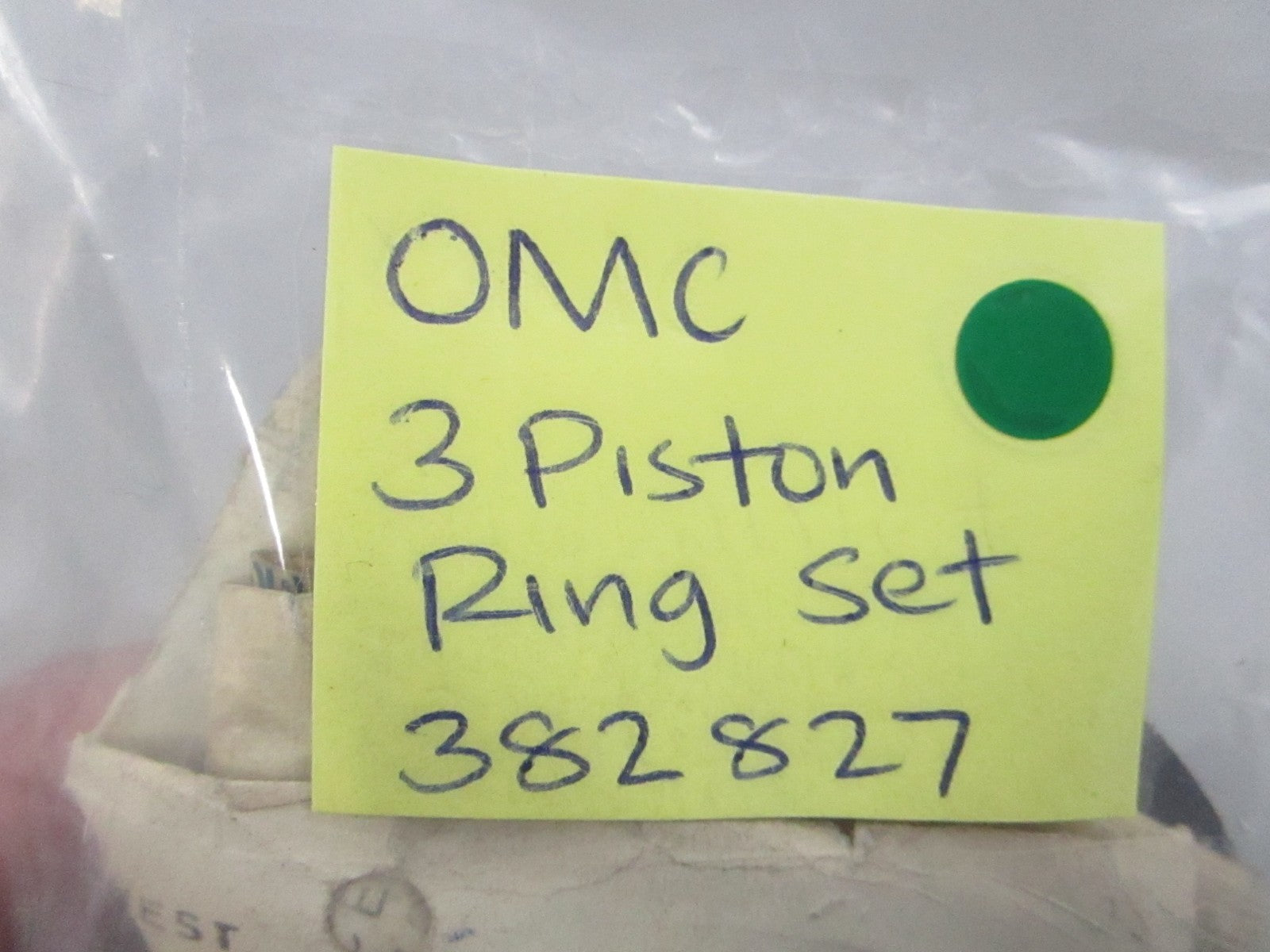 NEW OEM 382827 0382827 OMC Johnson Evinrude 2 Piston Ring Set 0810