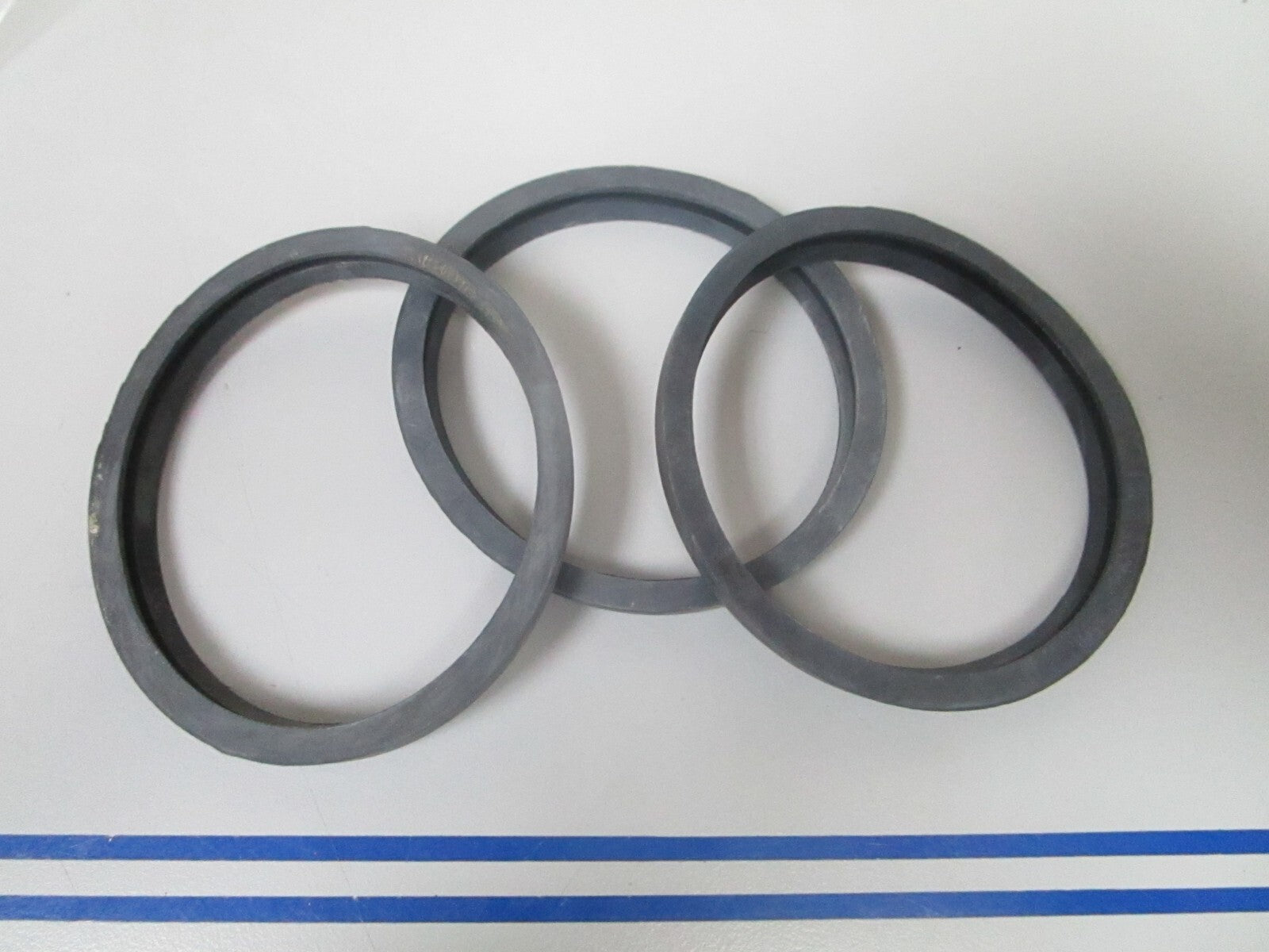 *NEW OEM* (LOT OF 3) 0810 Volvo Penta Gasket 855423