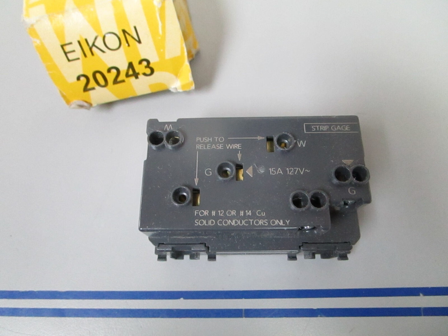 *NEW* 0720 Vimar Eikon 2P+T 15A Socket Outlet 20243