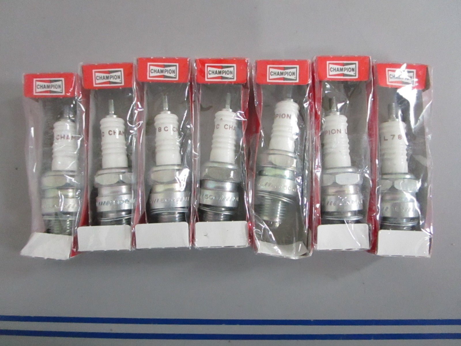 NEW OEM (LOT OF 7) L78C Champion Spark Plug 0820