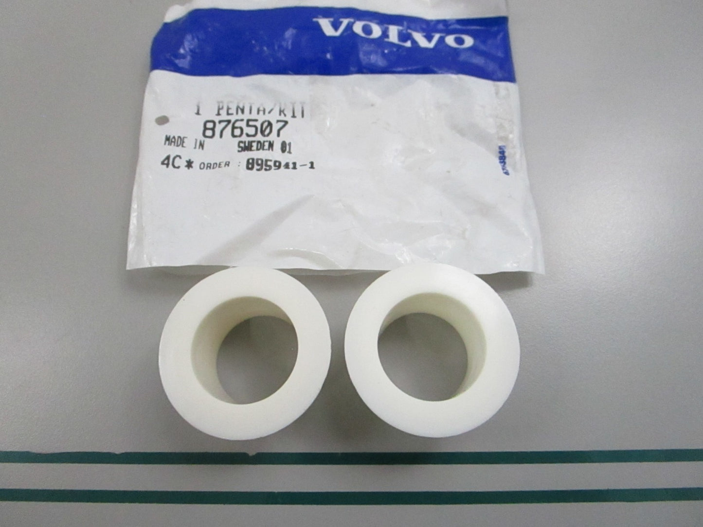 NEW OEM 876507 Volvo Penta Bushing Kit 0810