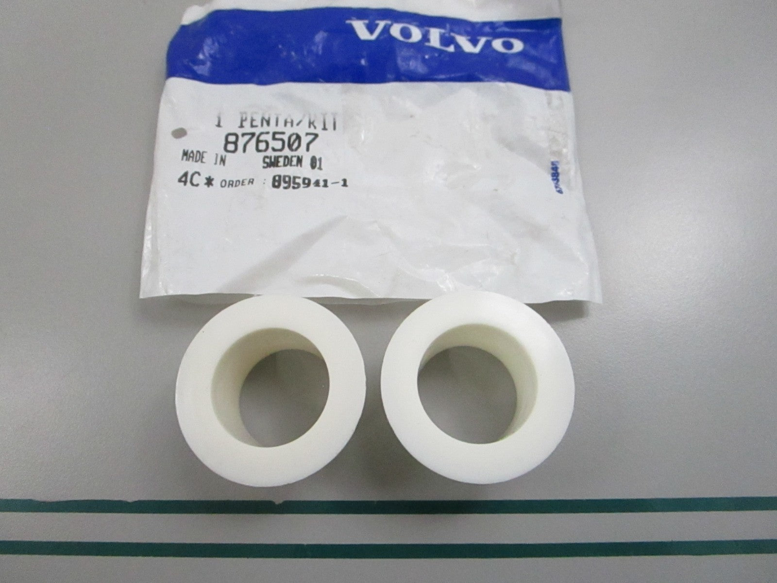 NEW OEM 876507 Volvo Penta Bushing Kit 0810