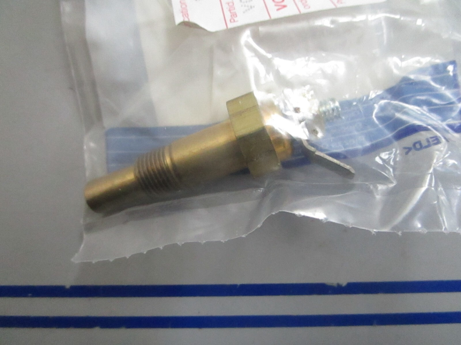 *NEW OEM* 0820 Volvo Penta Temperature Sensor 872069
