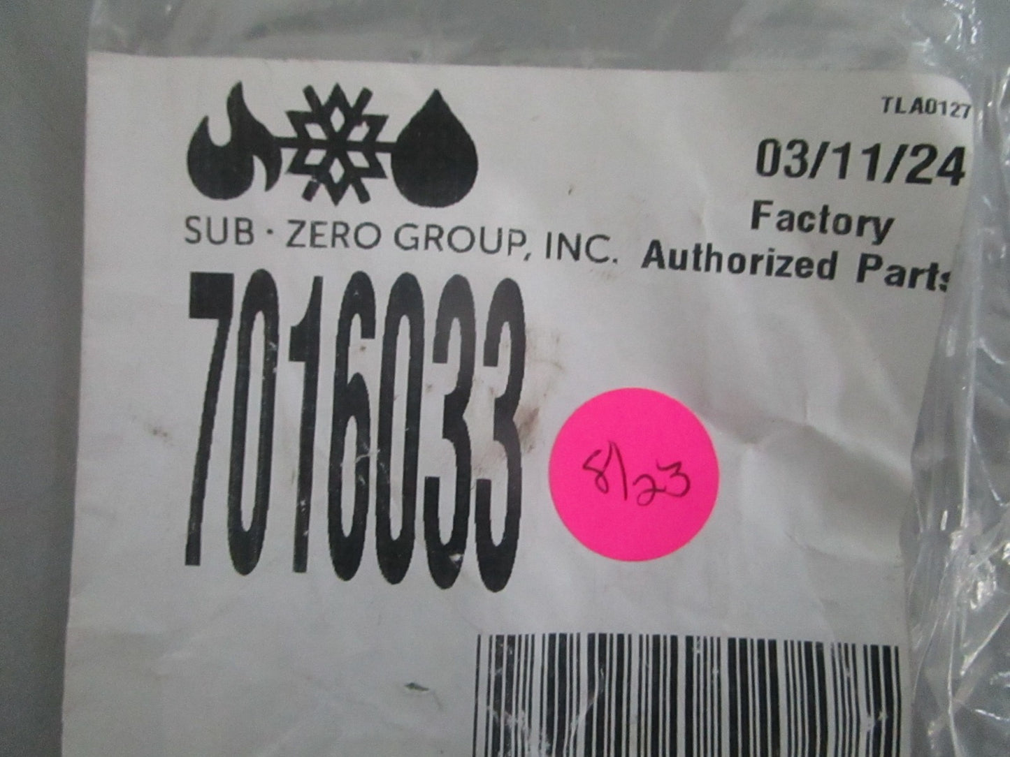 NEW OEM 7016033 Sub-Zero Top Door Hinge Assy 0820