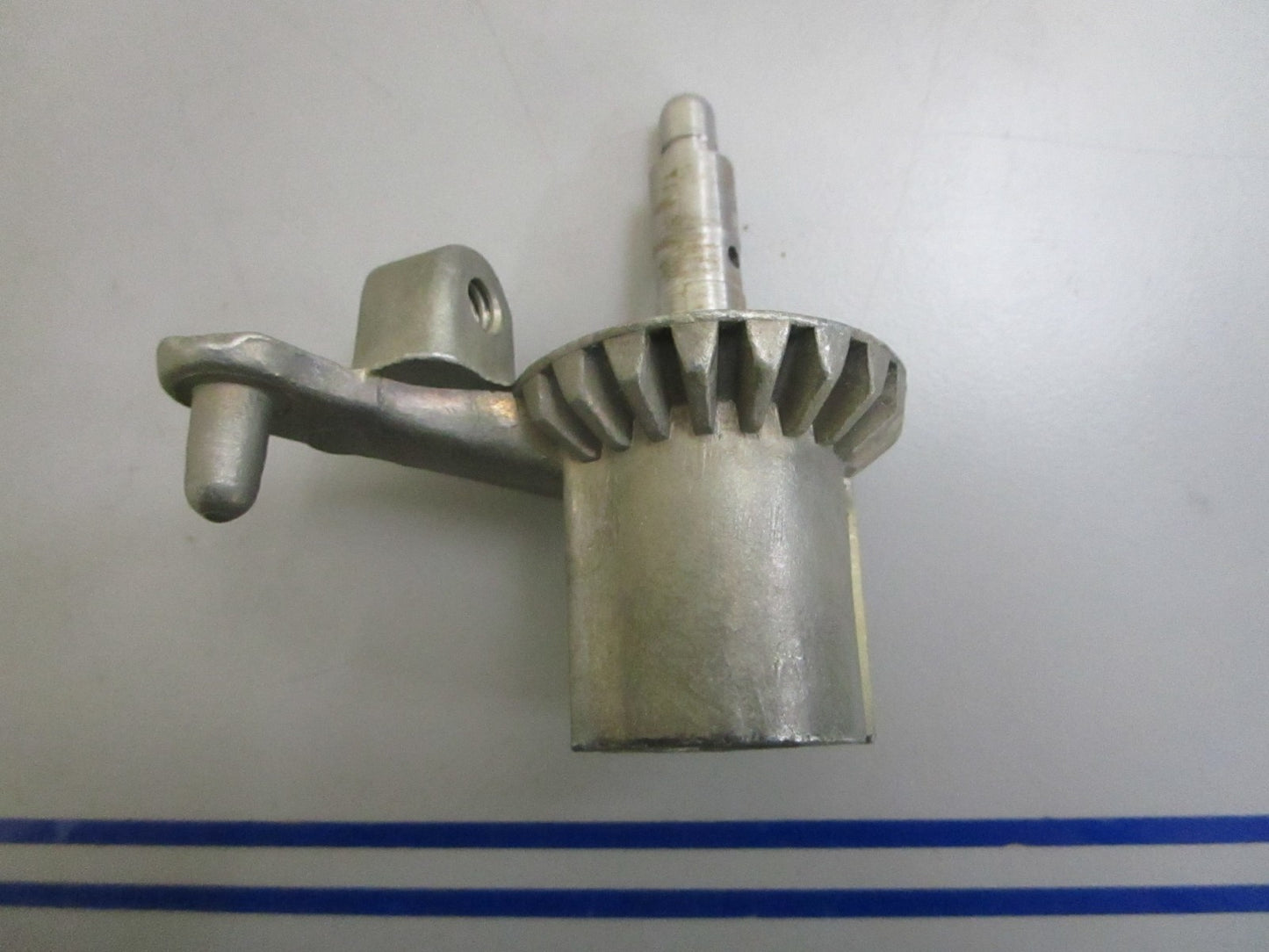 *NEW OEM* 0820 OMC Johnson Evinrude Gear 393943 0393943
