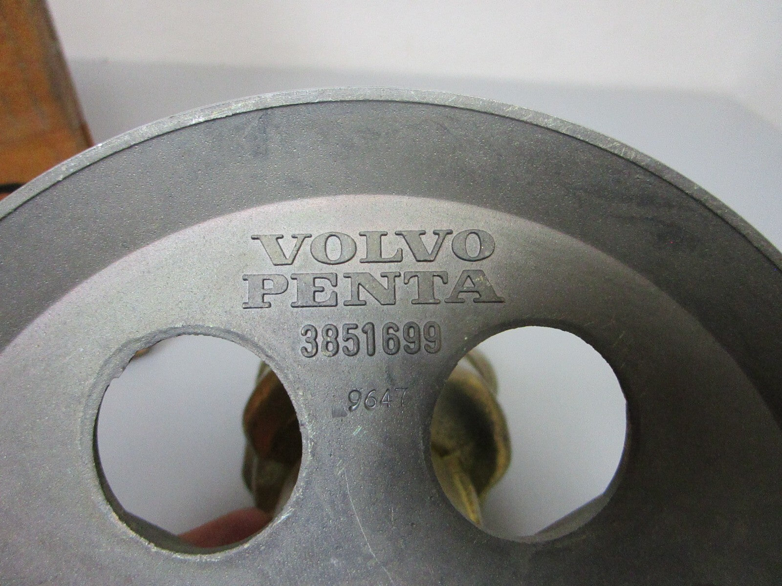 *NEW OEM* 0720 Volvo Penta Raw Water Sea Pump & Pulley Assembly 3851699 3858847