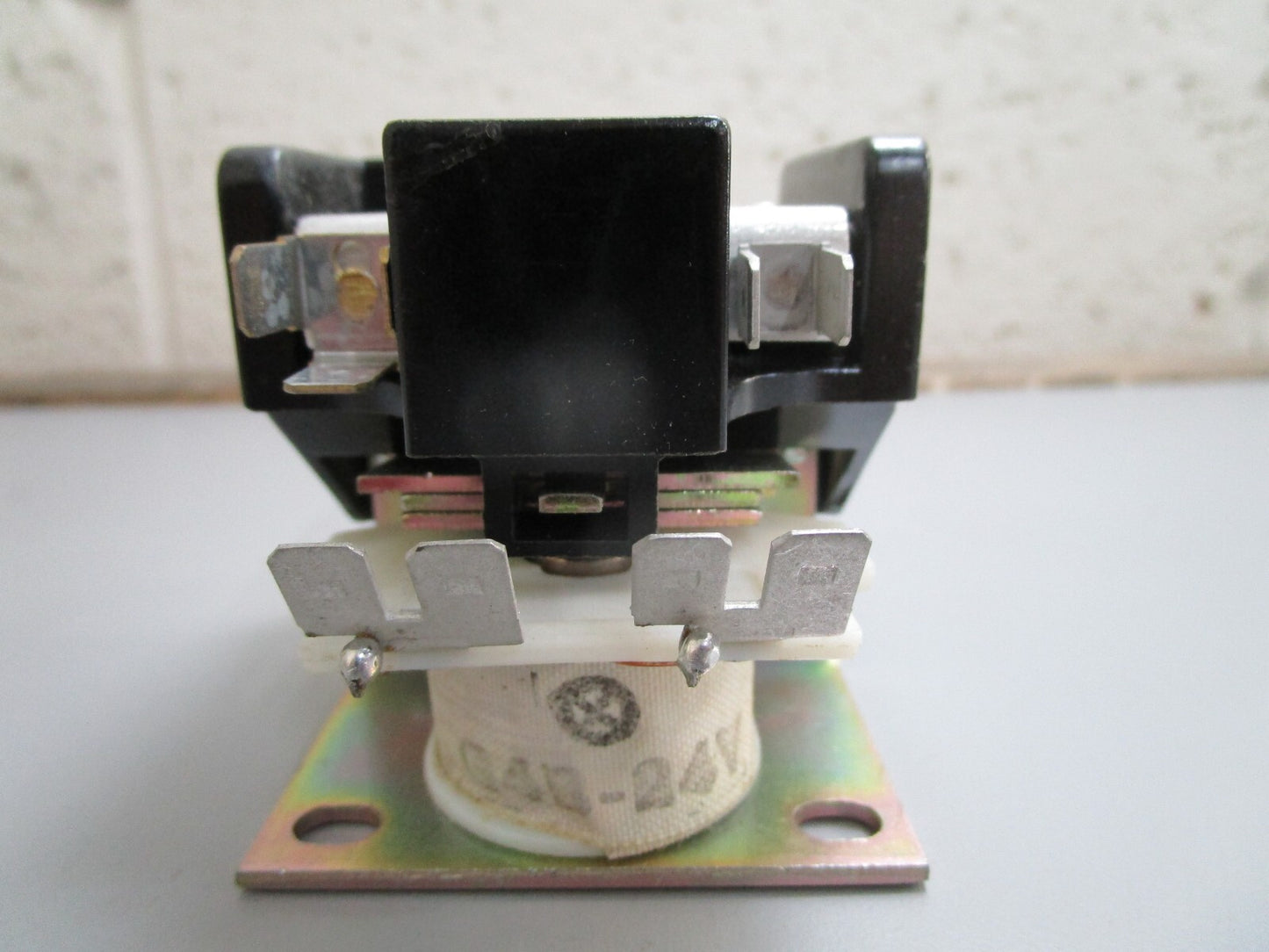 *NEW OEM* 0820 General Electric Contactor 3ARR28U4 6X574