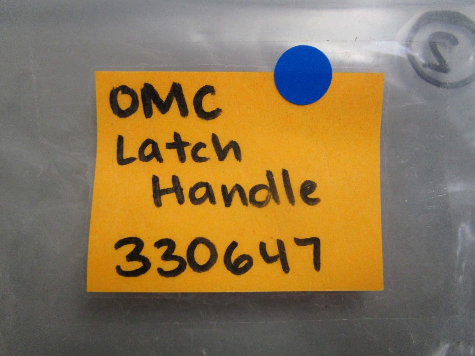 *NEW OEM* 0820 OMC Johnson Evinrude Latch Handle 330647 0330647