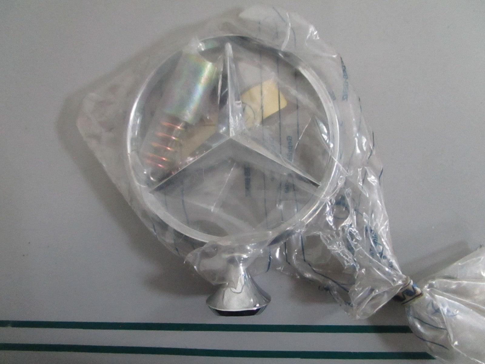 NEW OEM A1085860388 Mercedes-Benz Hood Ornament Kit 0820