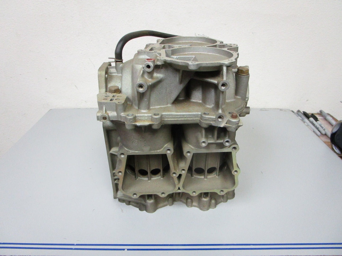 *NEW OEM* 0720 OMC Johnson Evinrude 83' 84' 85' 86' 40hp Cylinder Crankcase