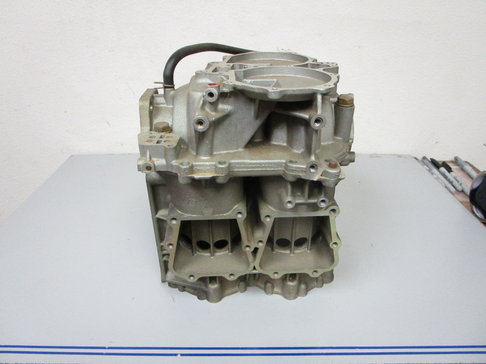 *NEW OEM* 0720 OMC Johnson Evinrude 83' 84' 85' 86' 40hp Cylinder Crankcase