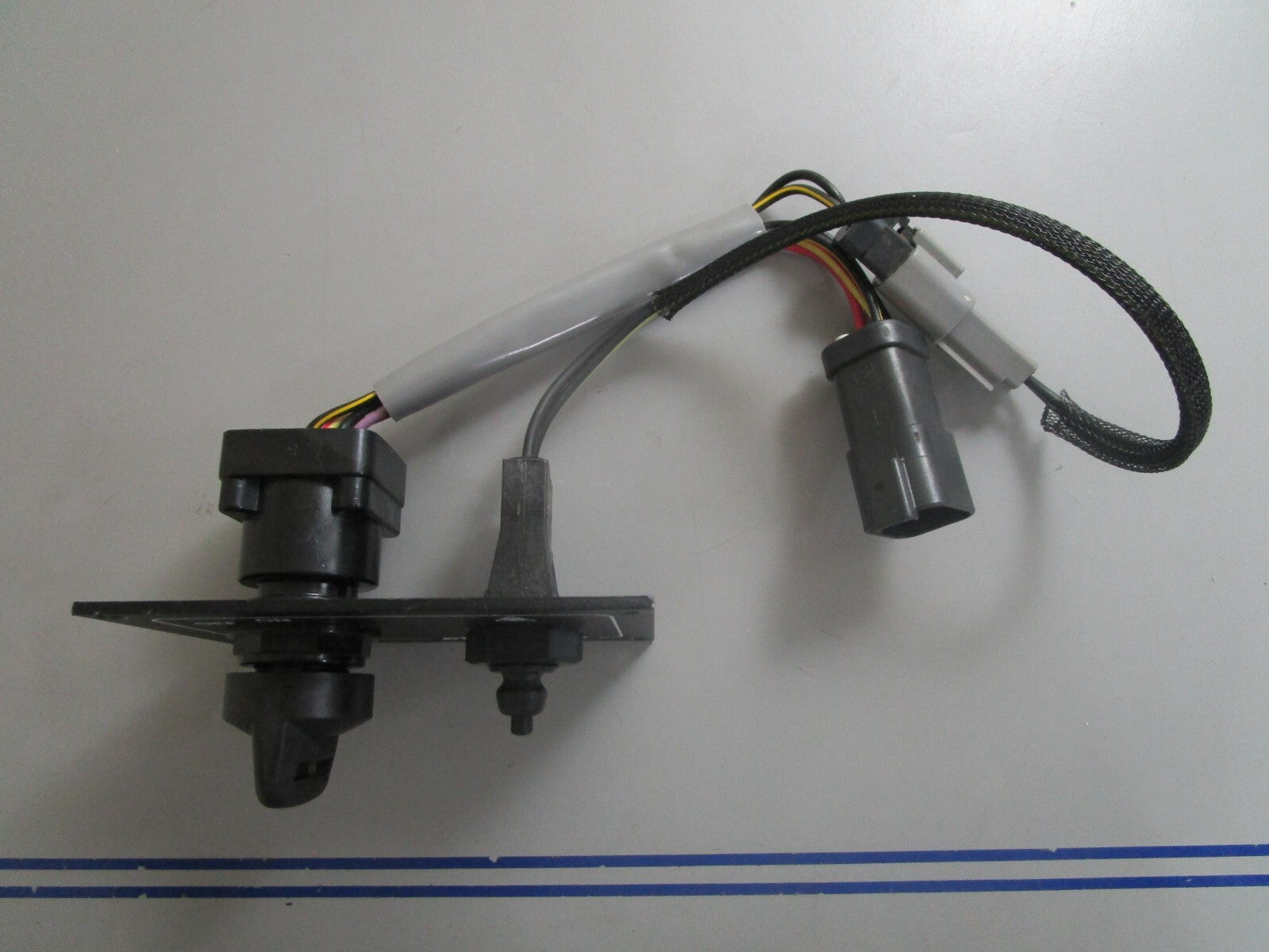 *NEW OEM* 0810 OMC Johnson Evinrude Ignition Switch Dual Engine 779544 0779544