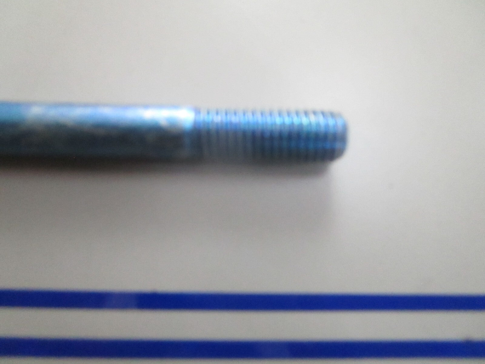 *NEW OEM* 0810 OMC Johnson Evinrude Stud 912474 0912474