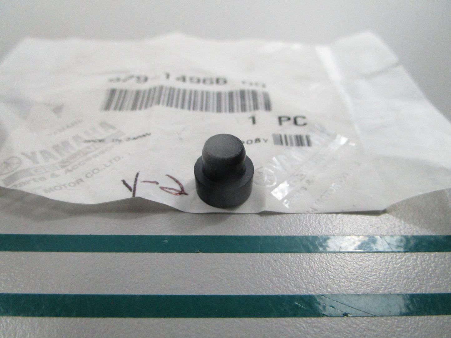NEW OEM 679-14966-00-00 Yamaha Carburetor Rubber Cap 0810