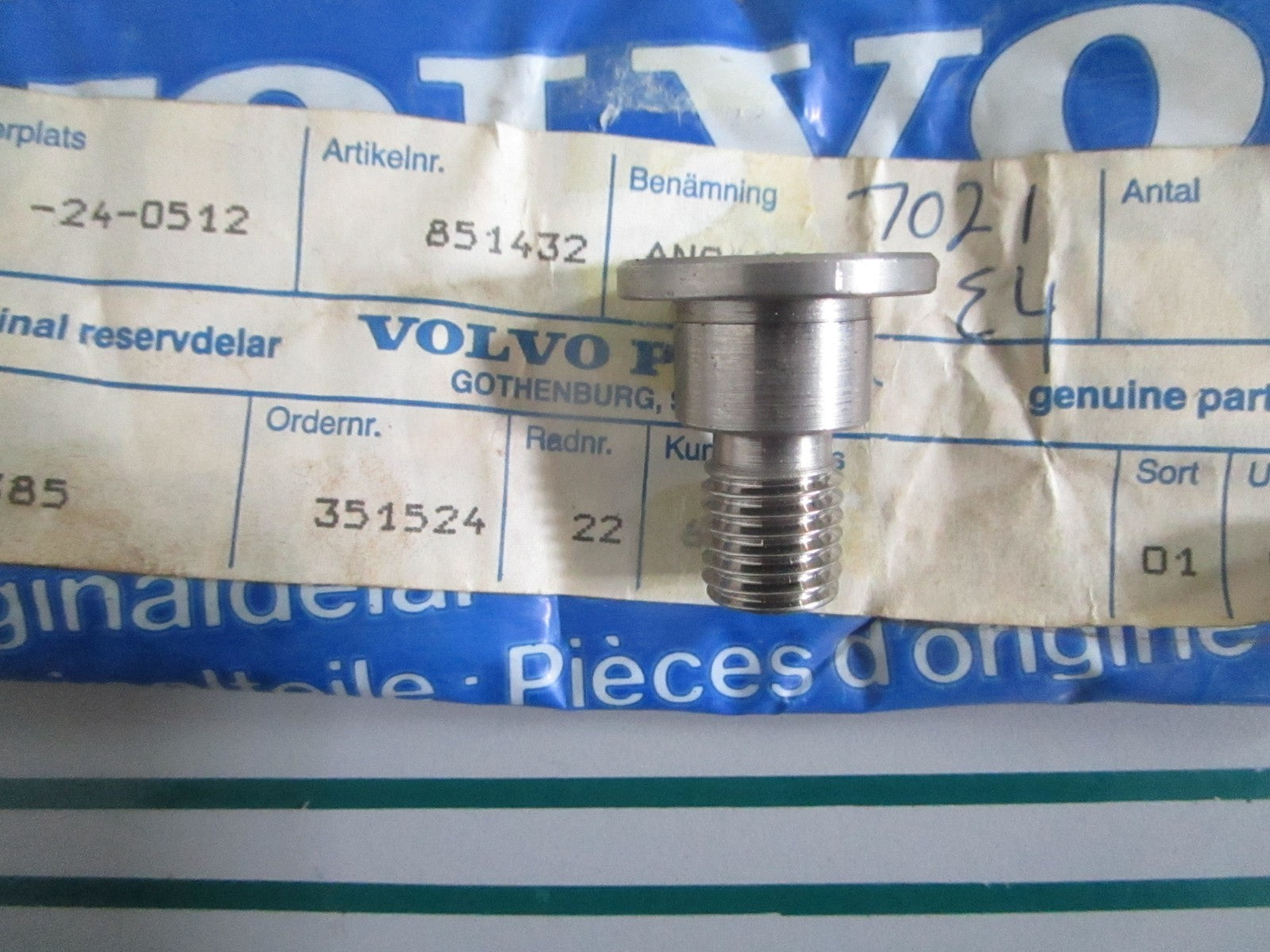 NEW OEM 851432 Volvo Penta Shoulder Screw 0820