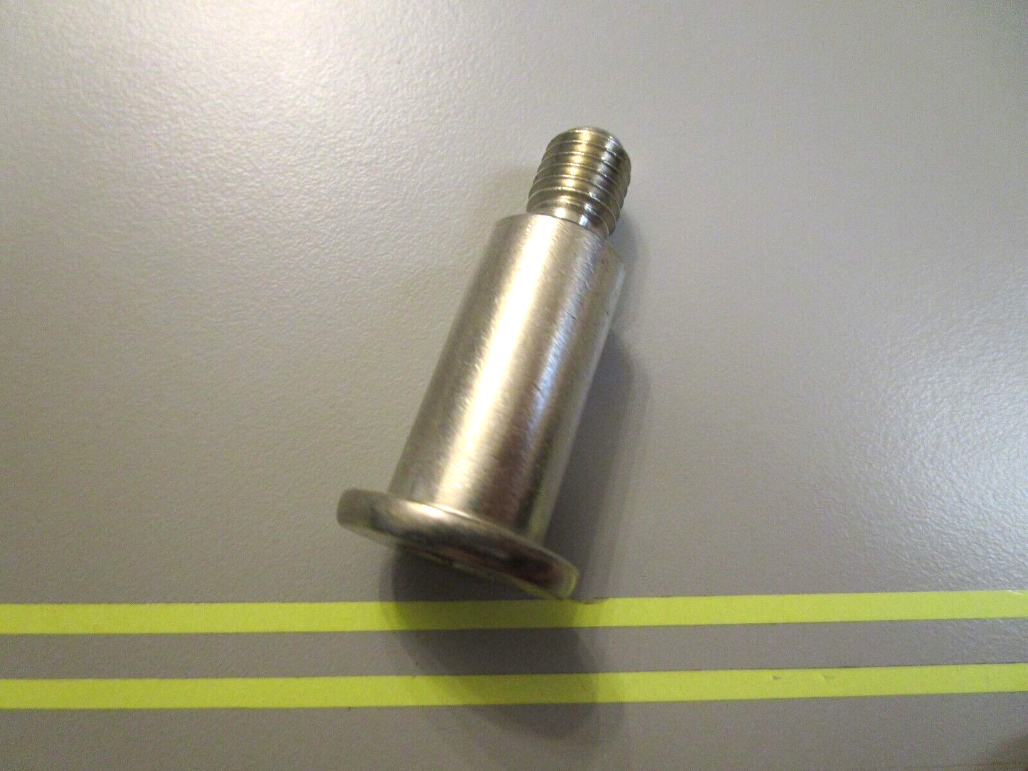 *NEW OEM* 0750 Volvo Penta SHOLDER SCREW 853308