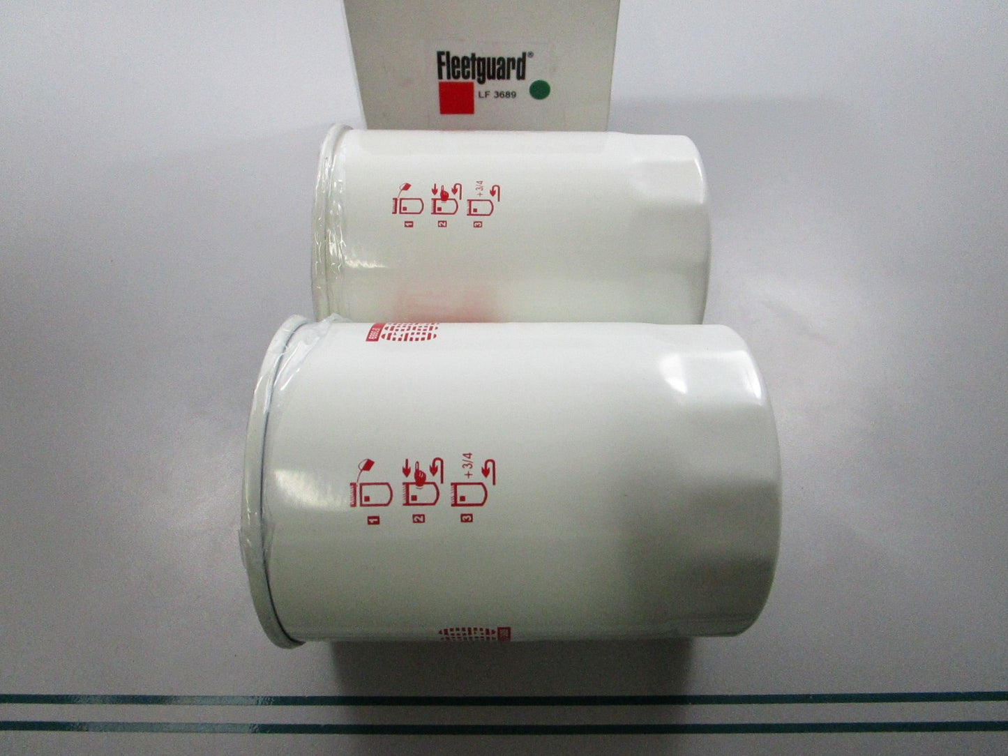 NEW (LOT OF 2) LF3689 Fleetguard Oil Filter 0810