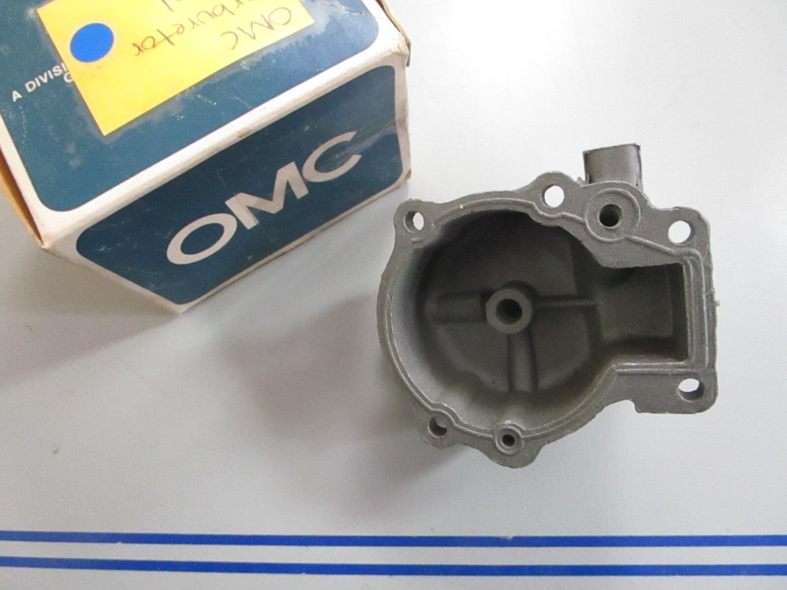 *NEW OEM* 0820 OMC Johnson Evinrude Carburetor Bowl 377785 0377785