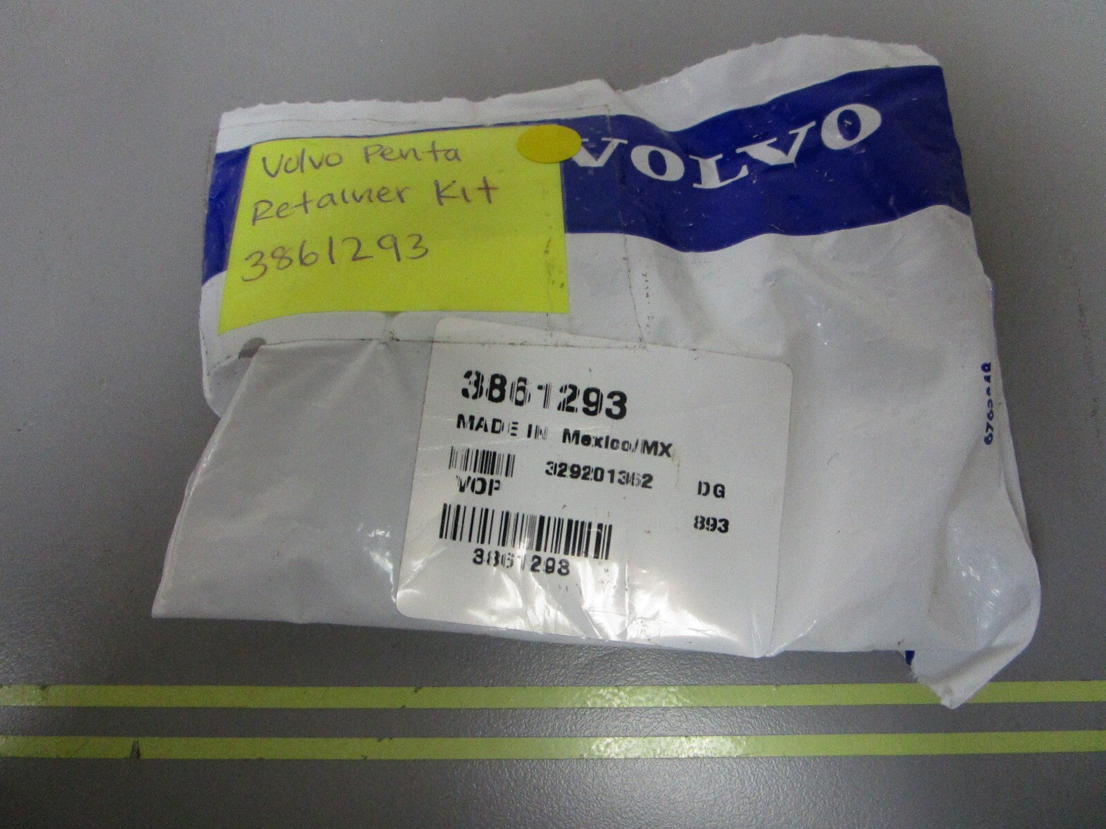 *NEW OEM* 0720 Volvo Penta Retainer Kit 3861293