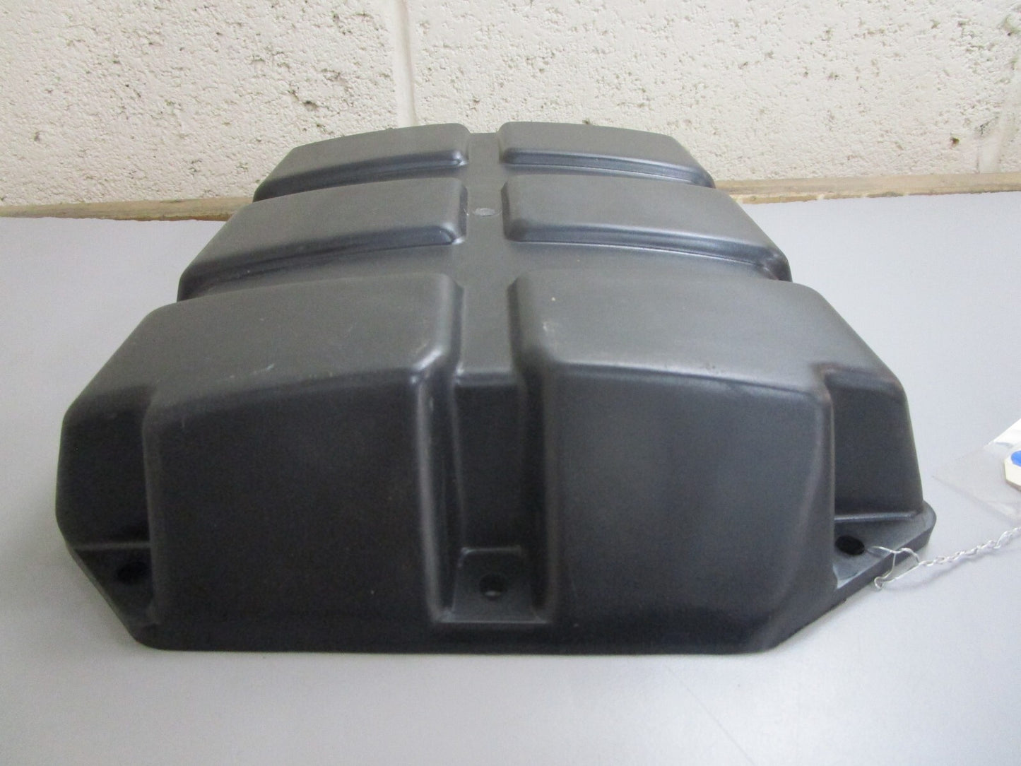 *NEW OEM* 0820 OMC Johnson Evinrude Air Silencer Cover 320930 0320930