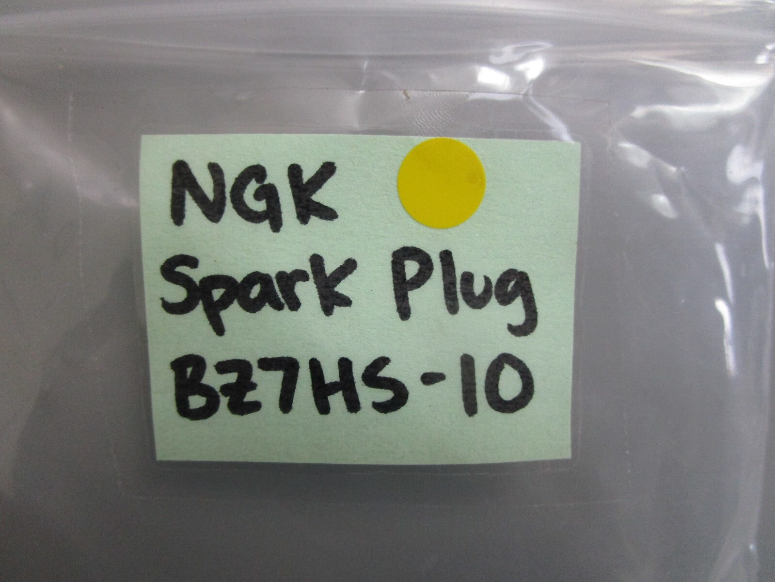 *NEW OEM* 0810 NGK Spark Plug BZ7HS-10