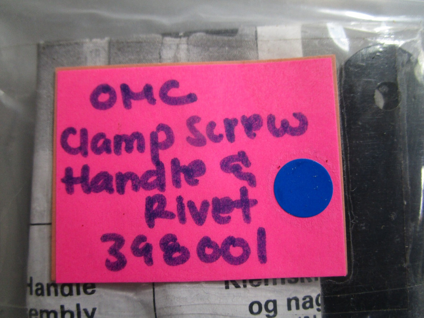 *NEW OEM* 0810 OMC Johnson Evinrude Clamp Screw Handle & Rivet 398001 0398001