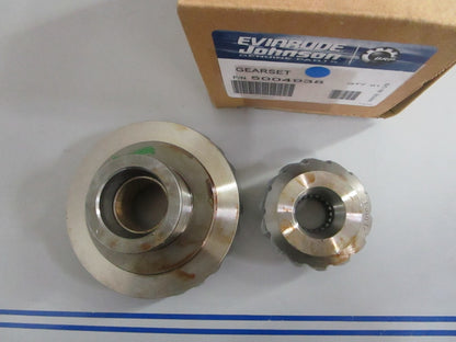 *NEW OEM* 0820 OMC Johnson Evinrude Gear Set 5004938