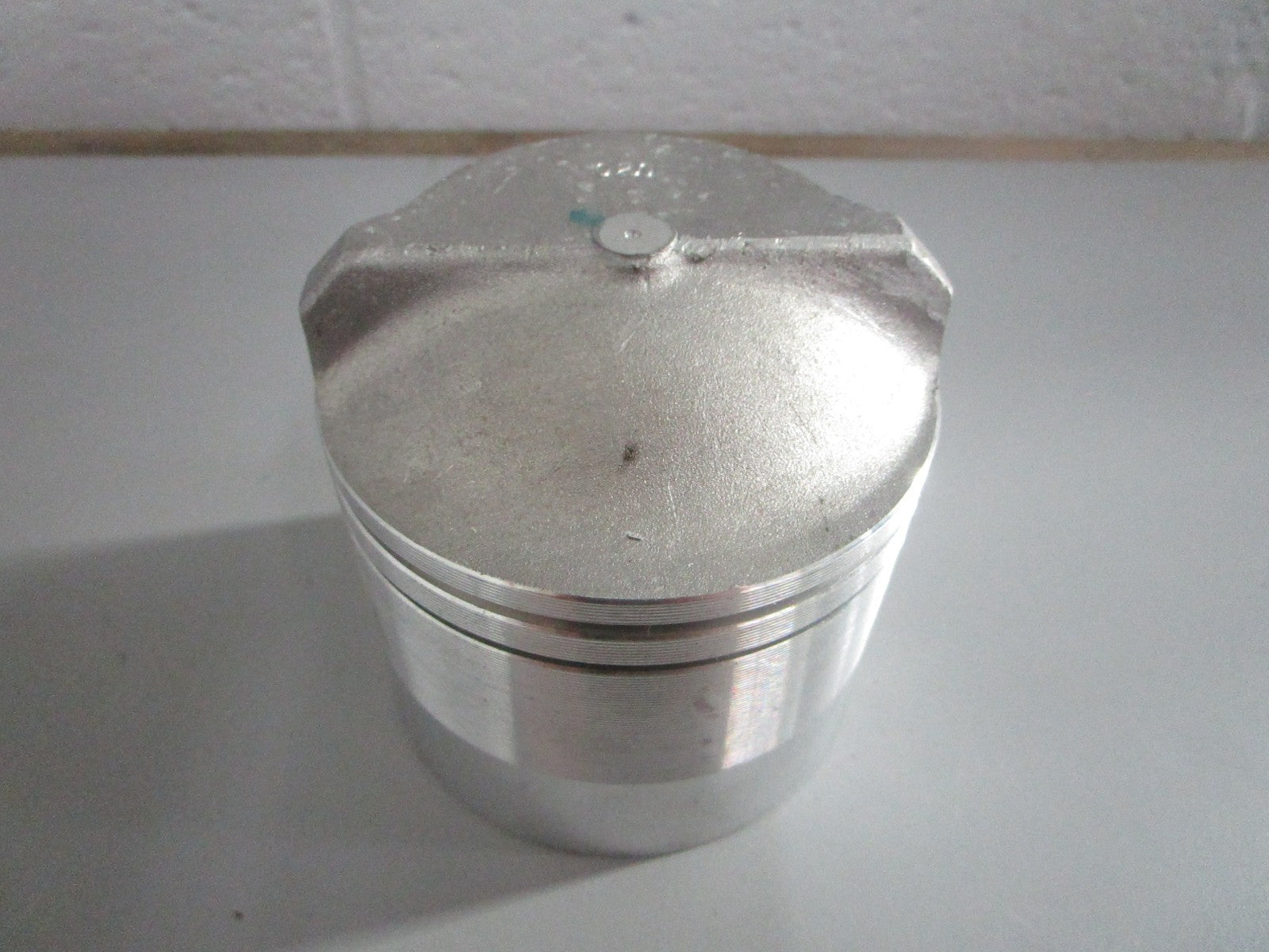 NEW OEM 378526 0378526 317806 OMC Johnson Evinrude .020 Piston 0820