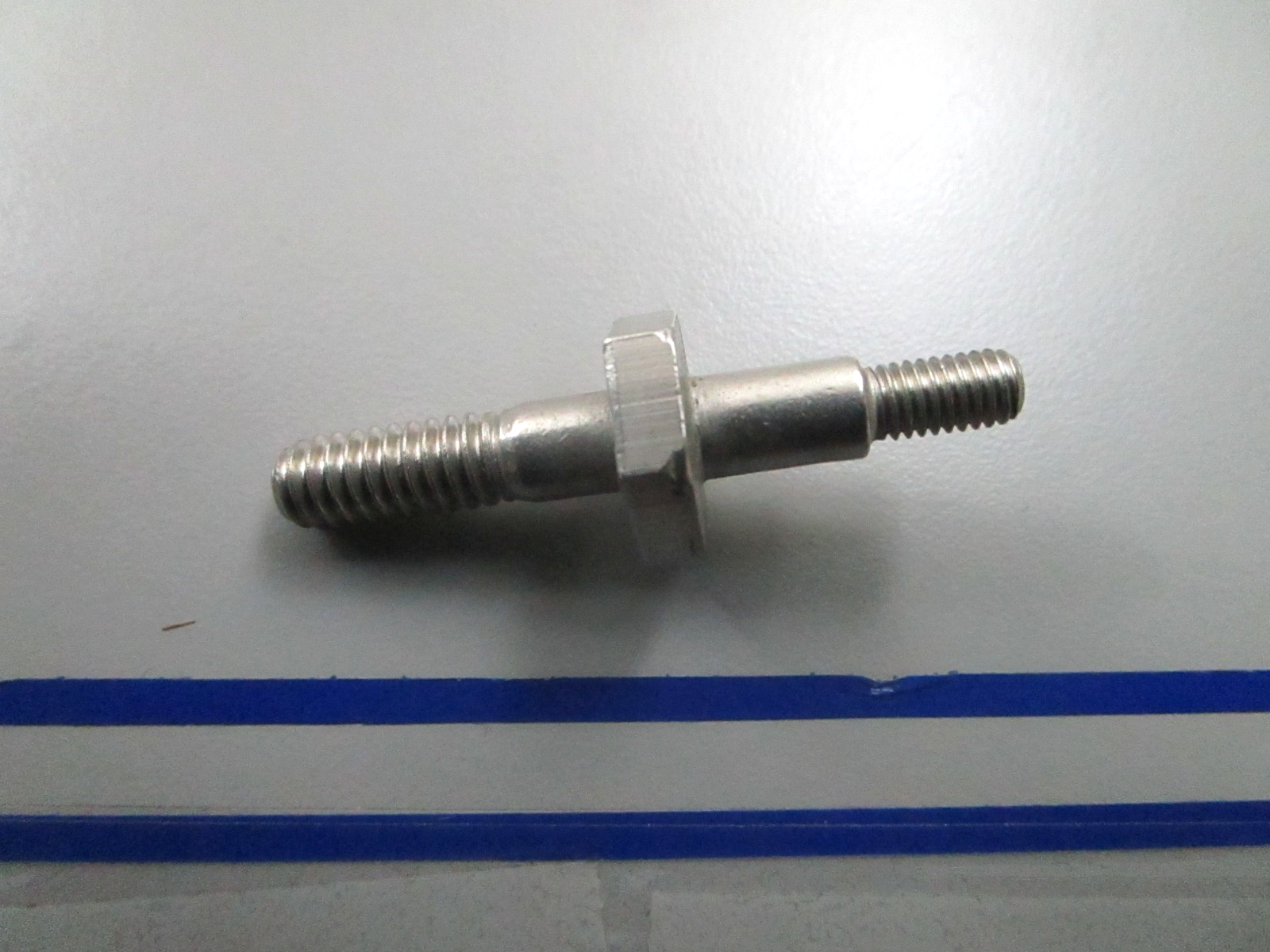 *NEW OEM* 0810 OMC Johnson Evinrude Double Ended Bolt 327675 0327675