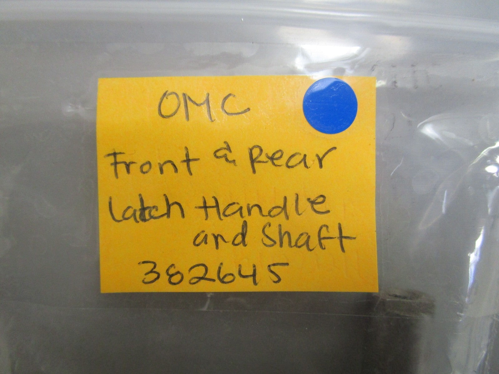 *NEW OEM* 0770 OMC Johnson Evinrude Front and Rear Latch Handle and Shaft 382645