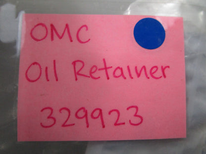 *NEW OEM* 0810 OMC Johnson Evinrude Oil Retainer 329923 0329923