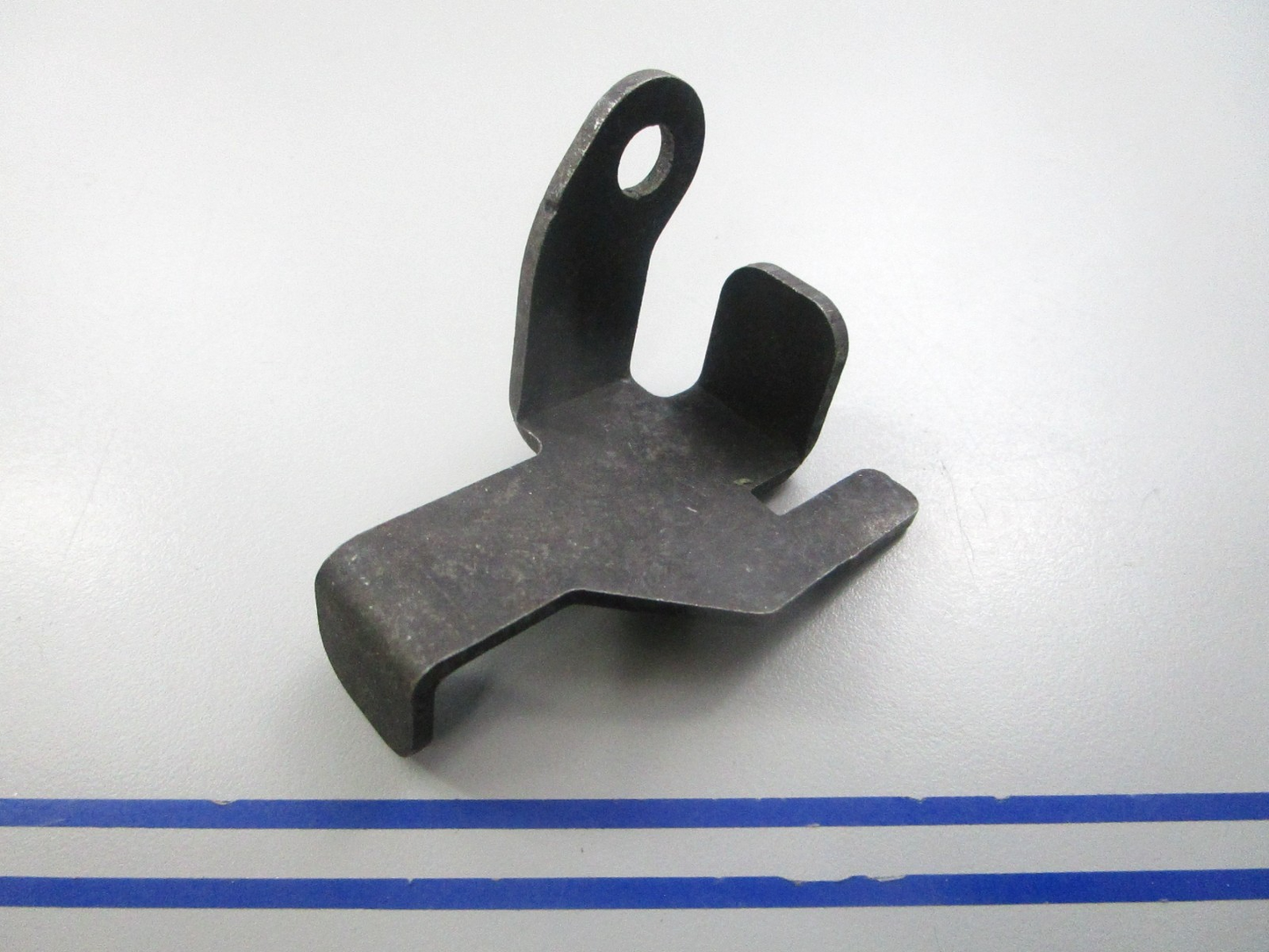 NEW OEM 589262505 Husqvarna Guide Clip 0810