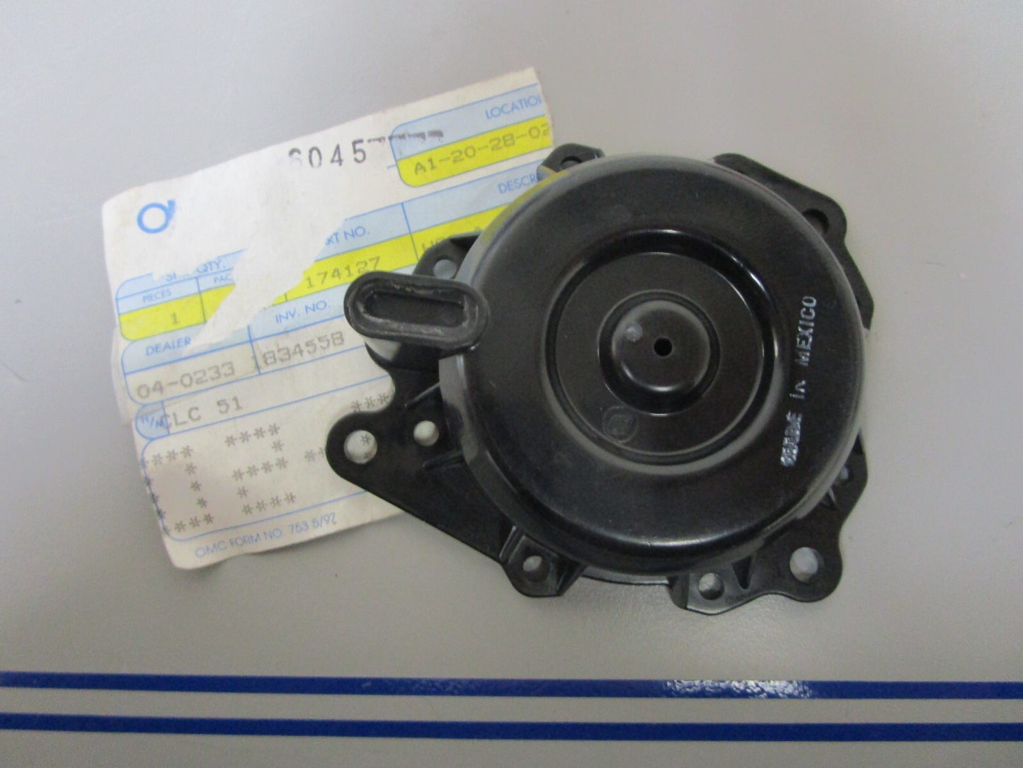 *NEW OEM* 0810 OMC Johnson Evinrude Housing & Plug Assembly 174127 0174127