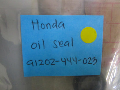 *NEW OEM* 0750 Honda OIL SEAL 91202-444-023