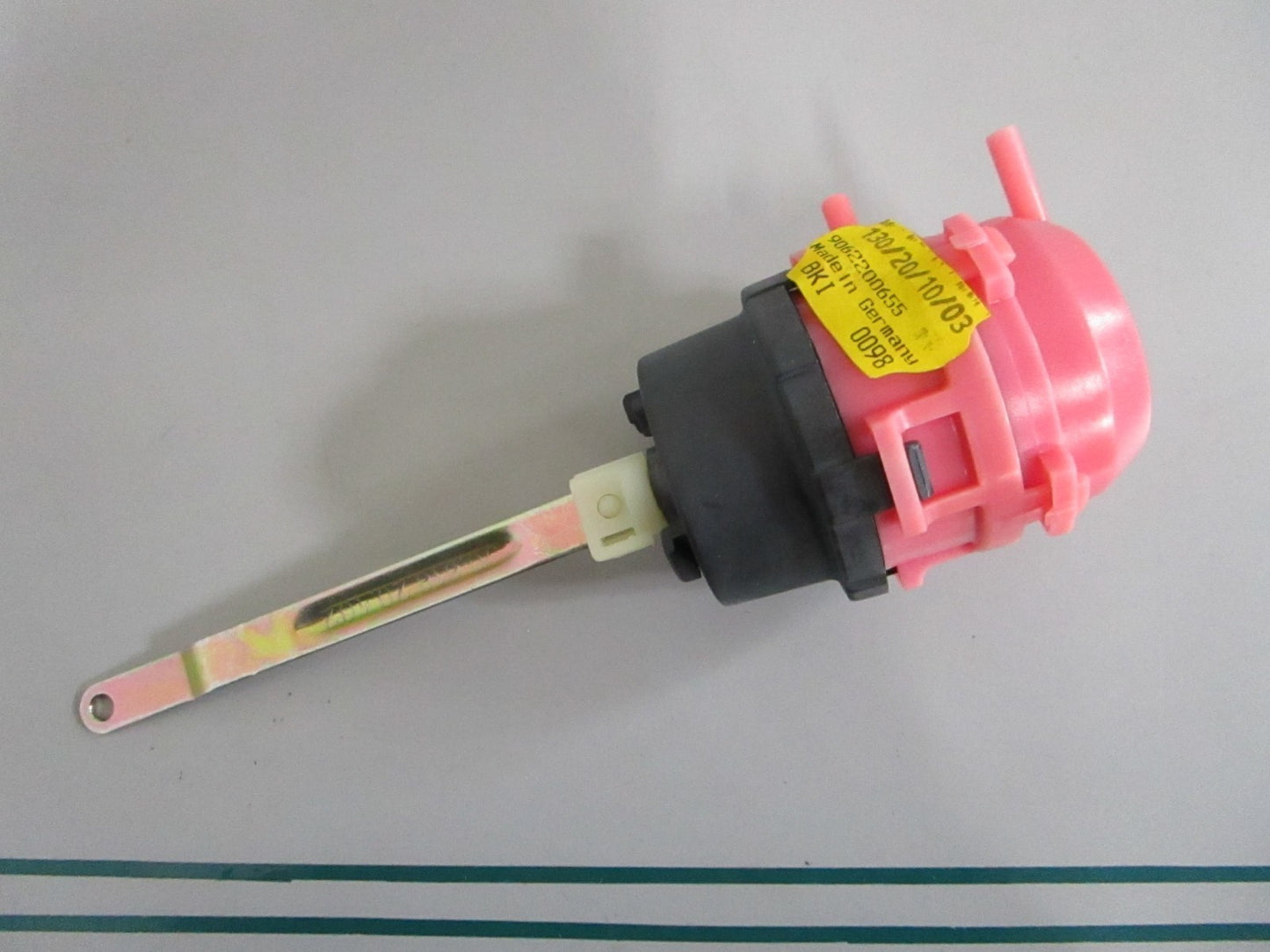 NEW OEM 1248001175 Mercedes-Benz Vacuum Element 0820