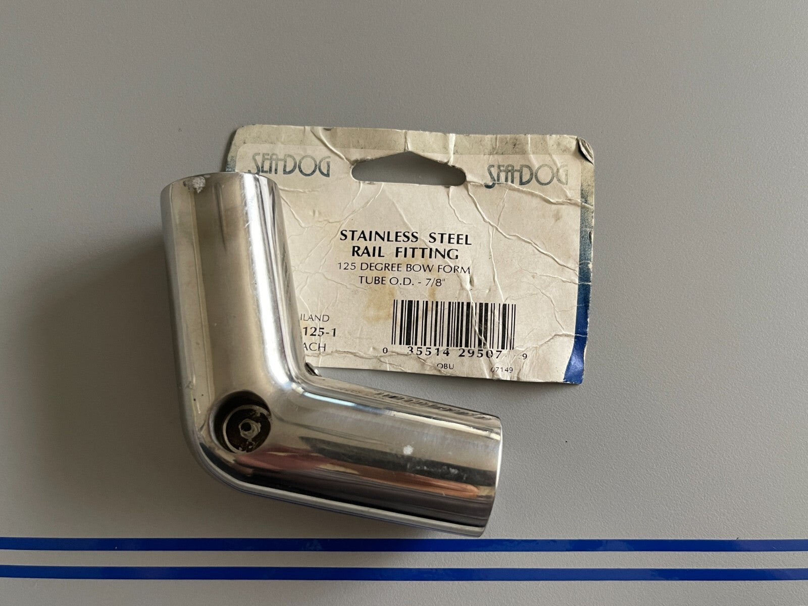 *NEW OEM* 0720 Sea Dog 125° Bow Form Tube O.D. -⅞ SS Rail Fitting 295125-1