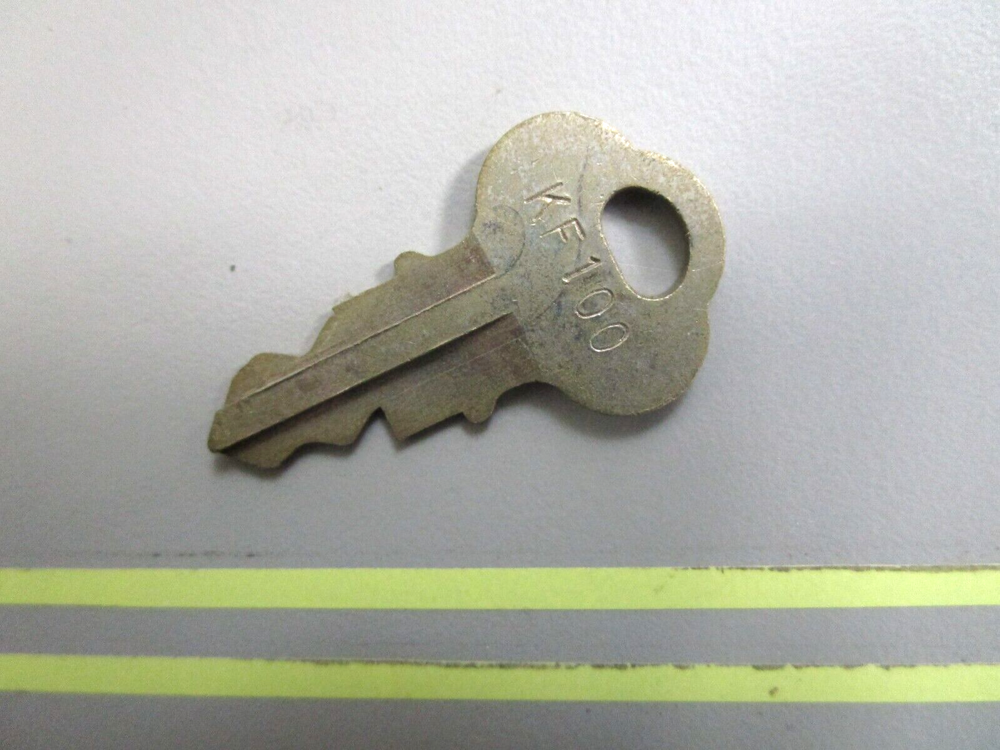 *NEW OEM* 0750 OMC Johnson Evinrude IGNITION KEY KF100  501615 0501615