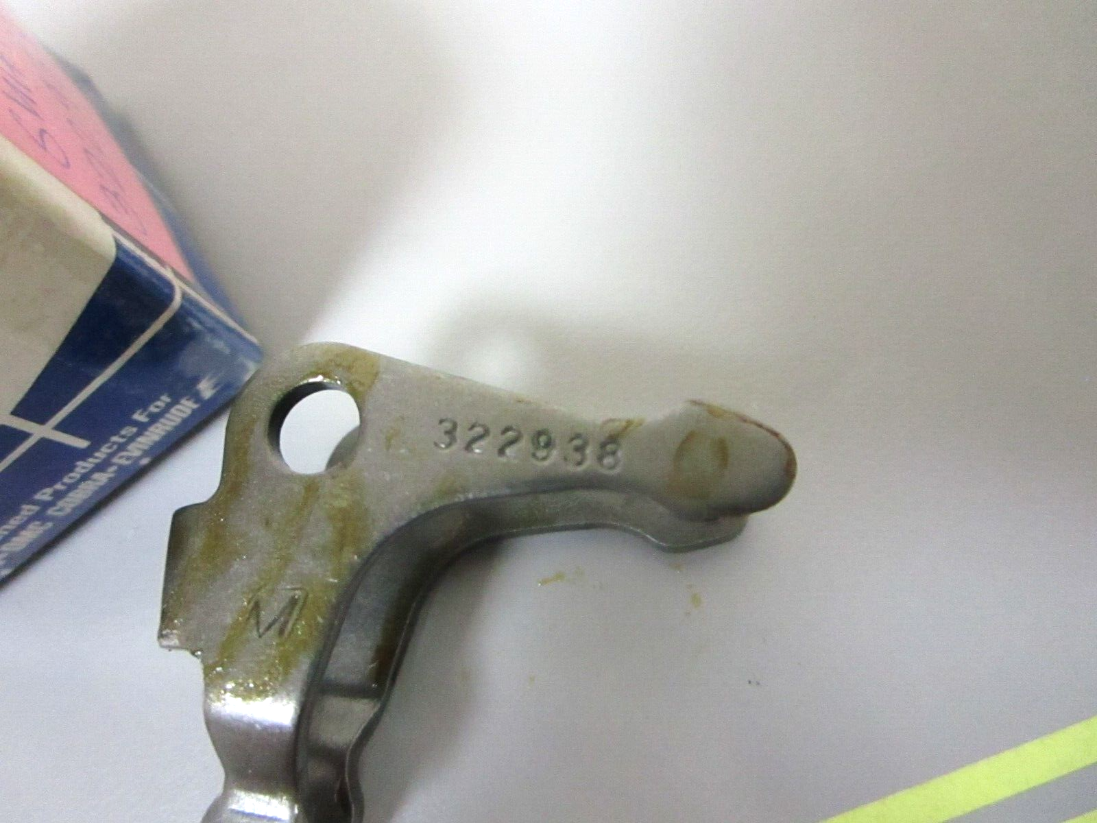 *NEW OEM* 0750 OMC Johnson Evinrude SHIFT CRADLE 322938 0322938