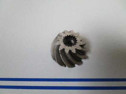 NEW OEM 315533 0315533 OMC Johnson Evinrude Pinion Gear 0720