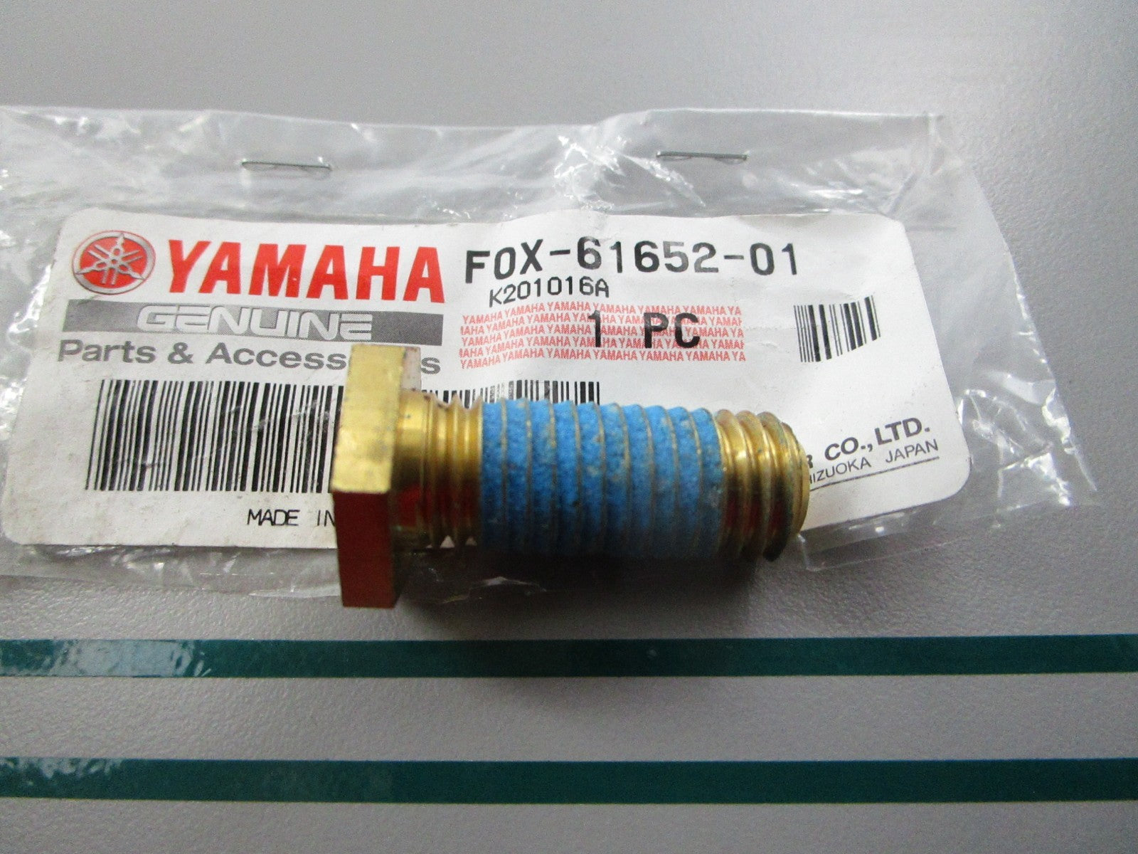 NEW OEM F0X-61652-01-00 Yamaha Nut 0810
