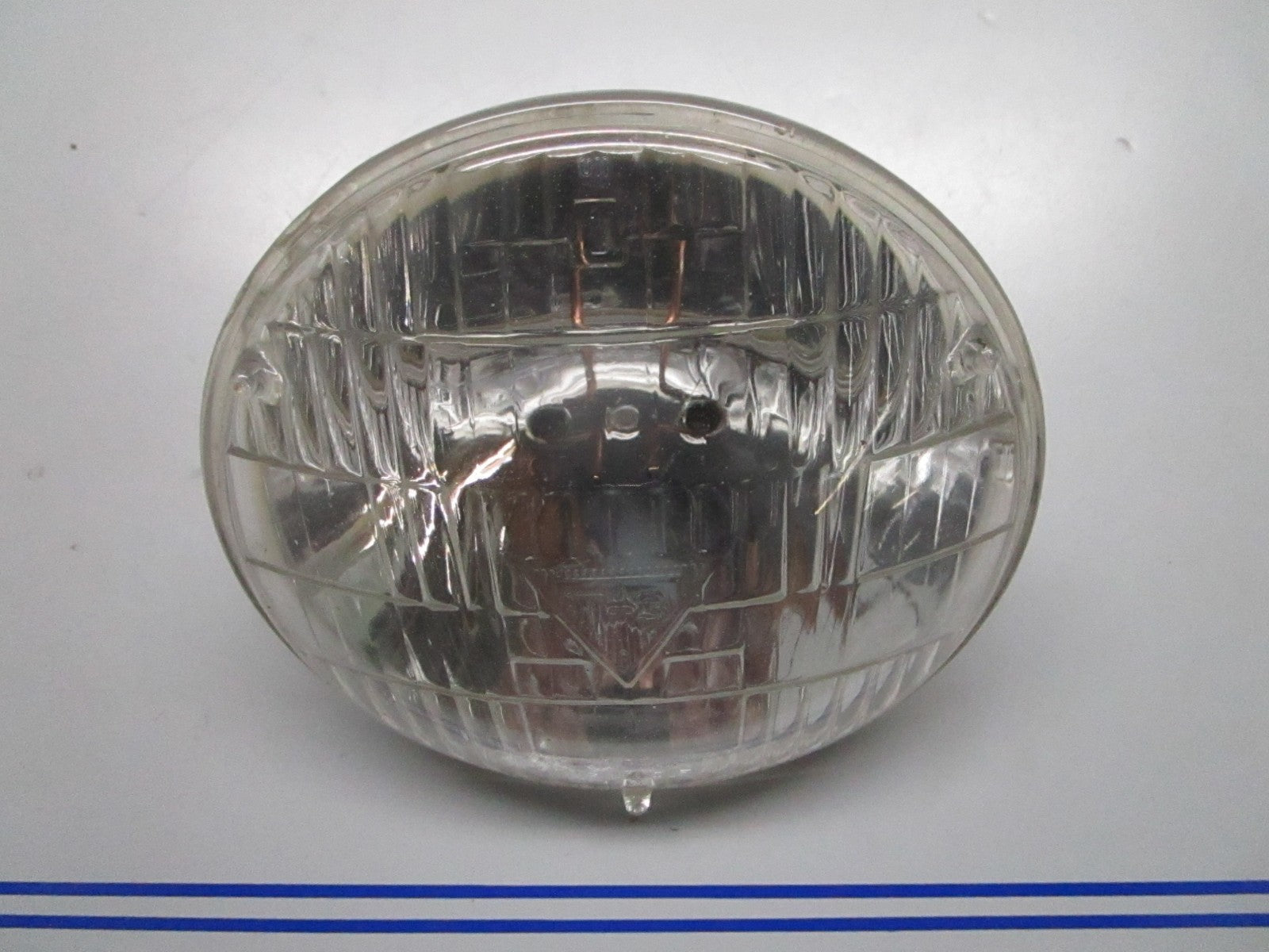 *NEW OEM* 0820 Guide 1968-71 12 V T-3 Headlight L4001