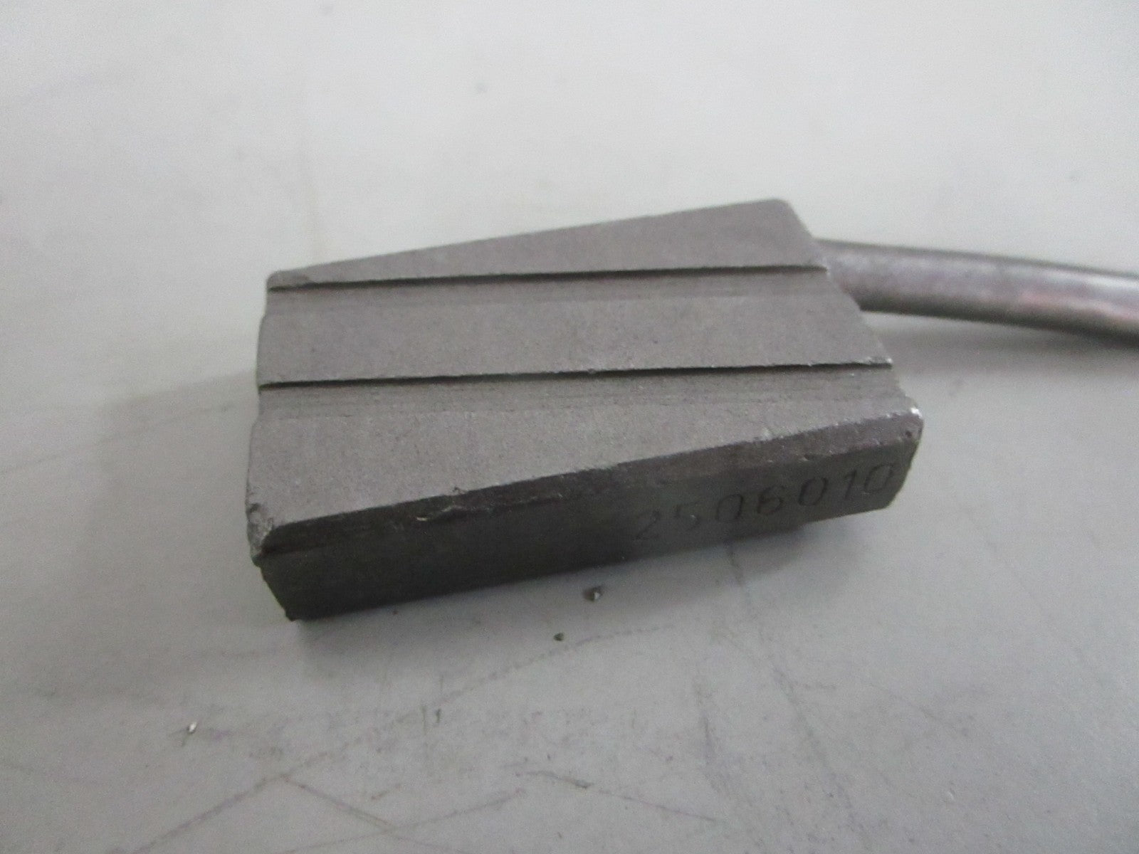 NEW OEM 0009718152 Linde Carbon Brush 0820