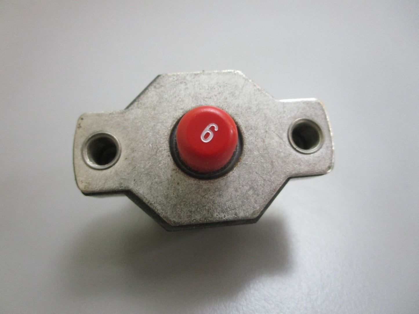 *NEW OEM* 0820 OMC Johnson Evinrude 6 AMP Breaker Ay 3854238